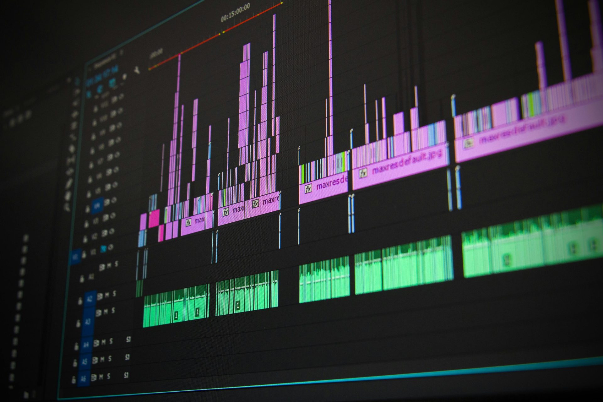 Ein klarer Fahrplan führt dich vom ersten Gespräch bis zum Release. Transparent, effizient und kreativ – mit festen Meilensteinen und flexiblen Entscheidungen, wenn es zählt.